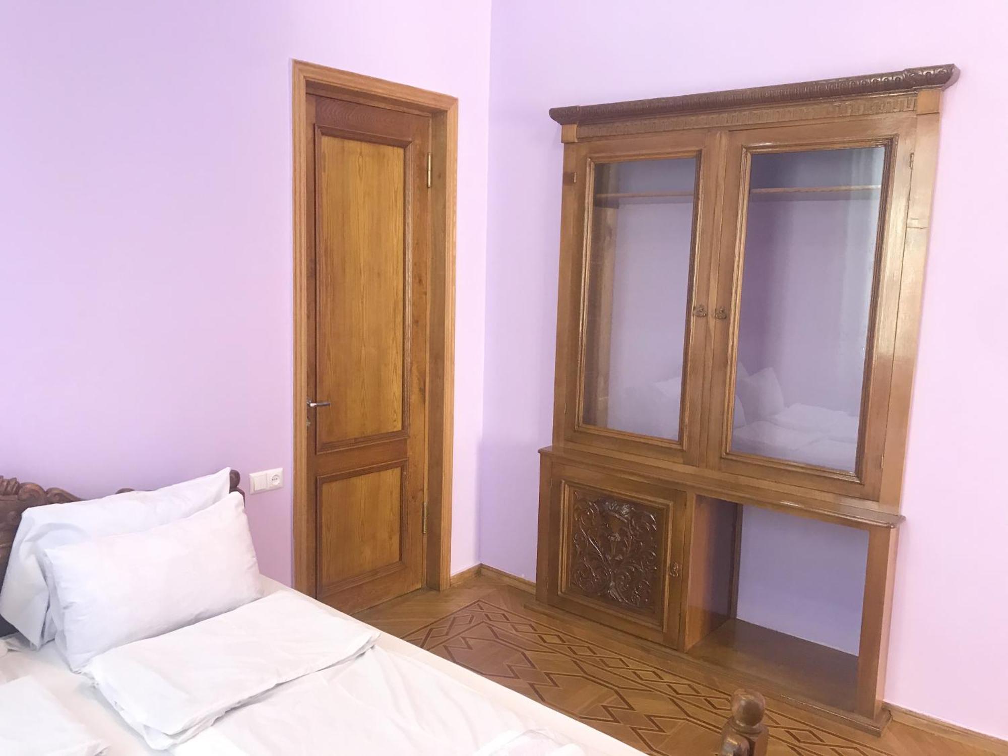 Wooden Museum Hotel Kʼutʼaisi Quarto foto