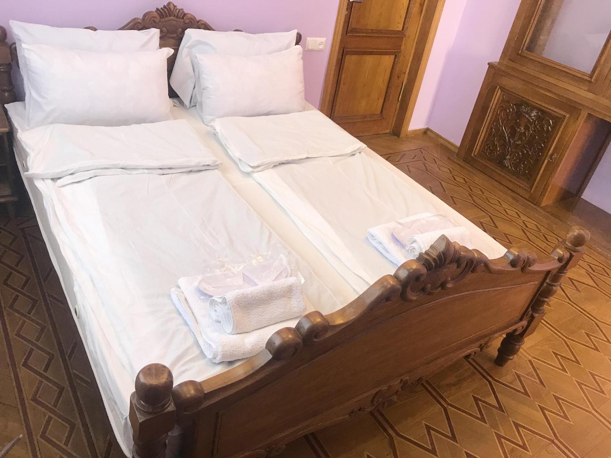 Wooden Museum Hotel Kʼutʼaisi Quarto foto
