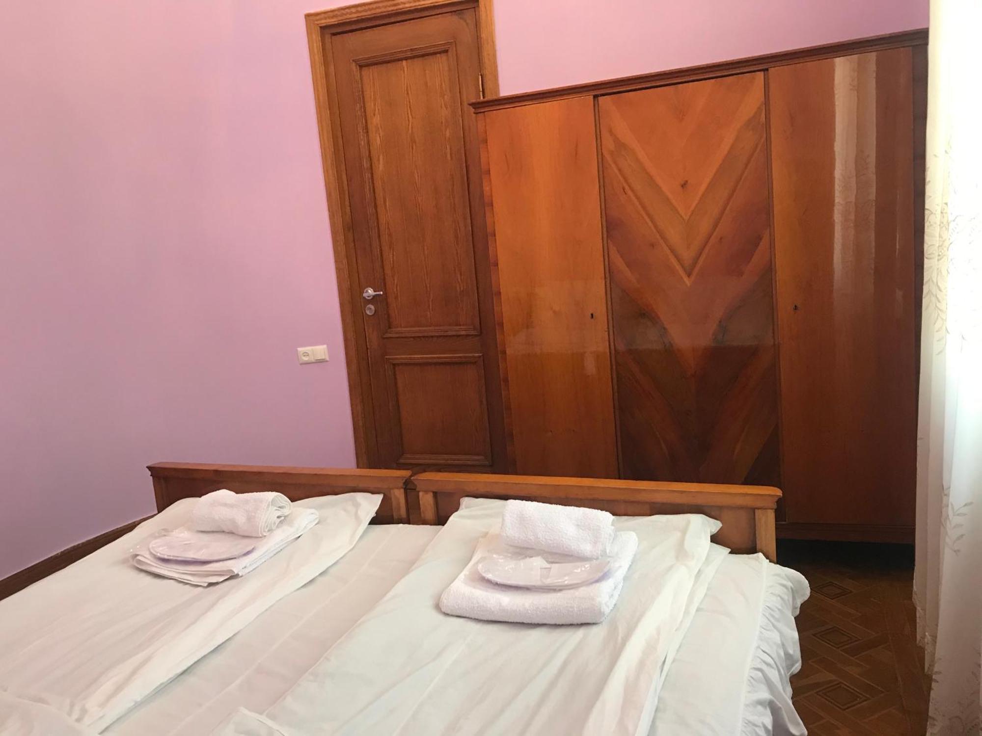 Wooden Museum Hotel Kʼutʼaisi Quarto foto